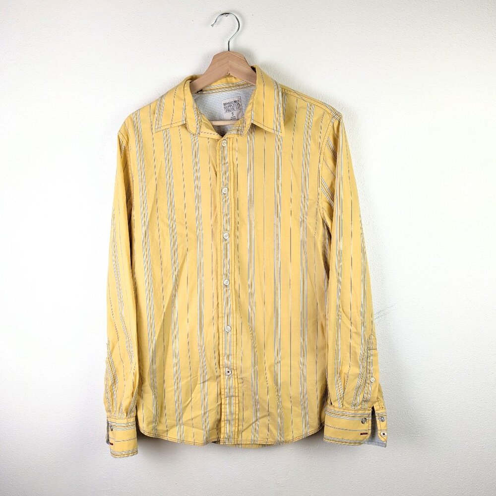 Mossimo Supply Co. Athletic Fit Men's Size S Yellow Striped Button Down